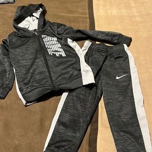 Boys size 5 bike gray, charcoal gray and black set